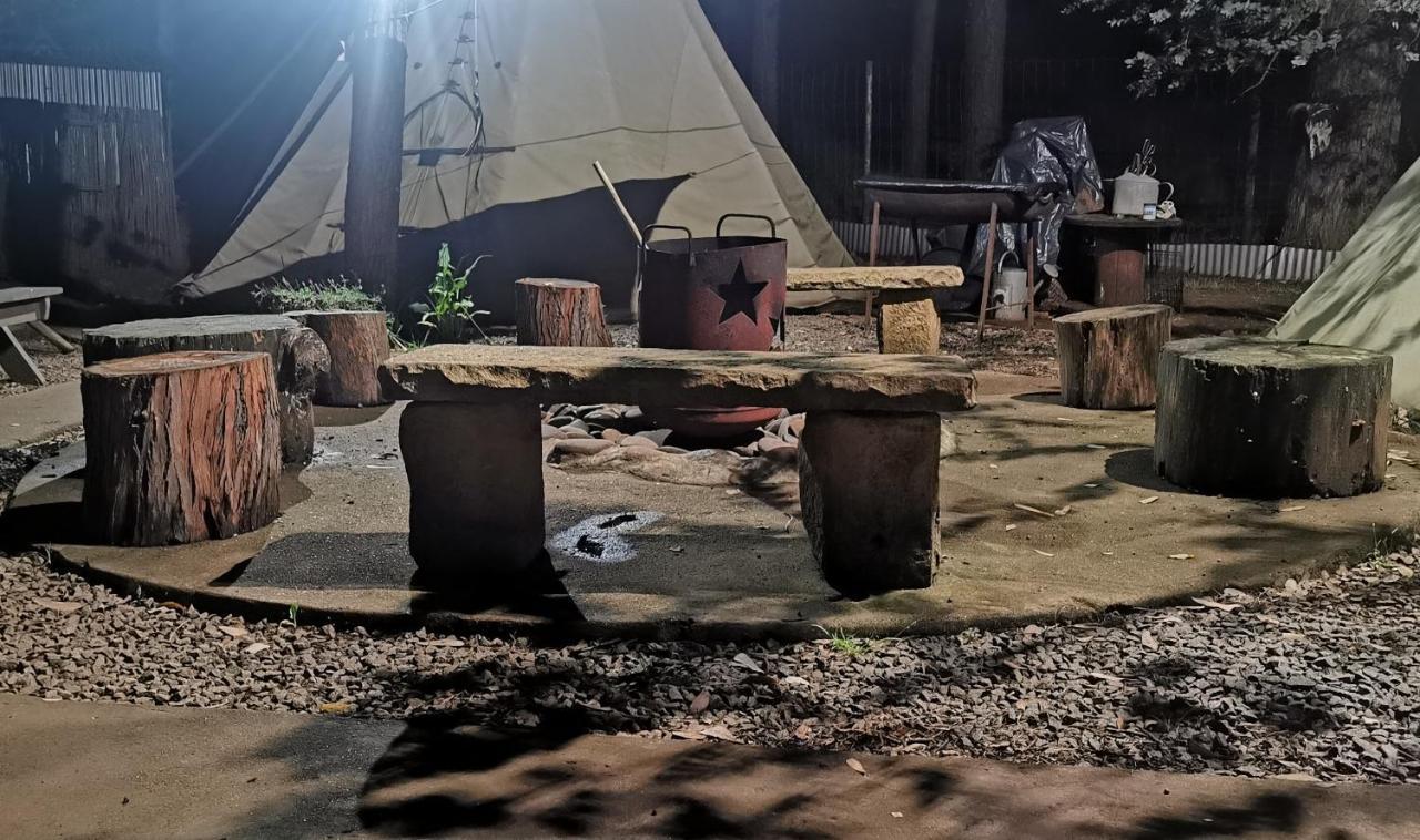 Готель Nguni Moon Tepee Camp Андерберґ Екстер'єр фото