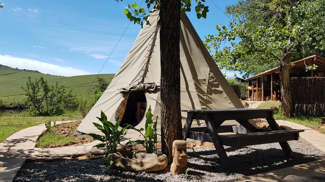 Готель Nguni Moon Tepee Camp Андерберґ Екстер'єр фото