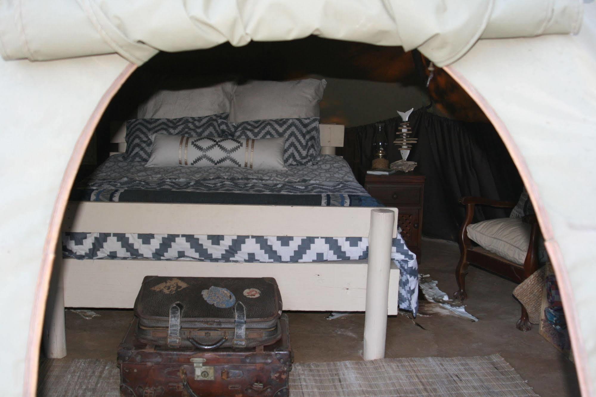 Готель Nguni Moon Tepee Camp Андерберґ Екстер'єр фото